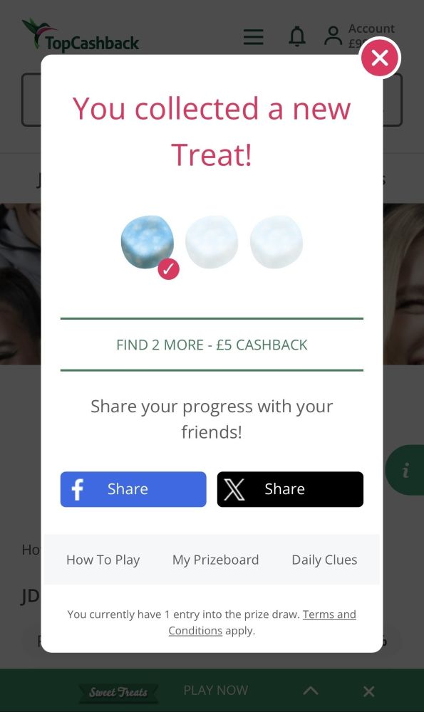 Popup from TopCashback displays collected treat notification with progress circles. Offers £5 cashback for collecting more treats. Includes social media share buttons and links for rules and clues.